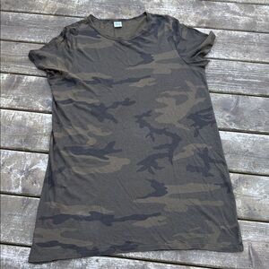 Aritzia TNA Camo Print T-Shirt Dress size L